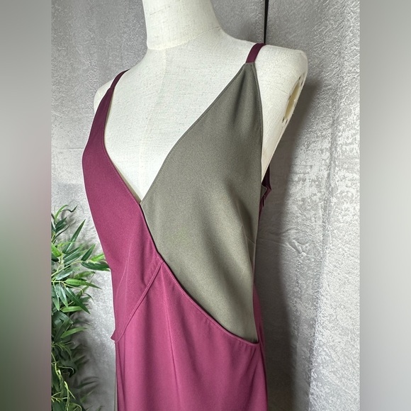 NEW TOME Collective V-Neck Colorblock Slip Maxi Dress Burgundy Women’s Sz 8 - Picture 4 of 10